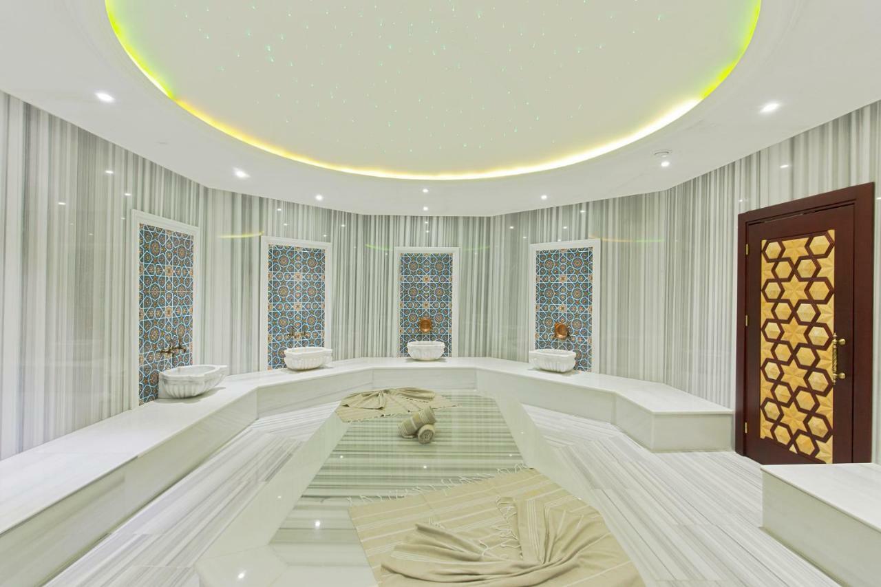 Orbi Beach Tower 바투미 외부 사진
