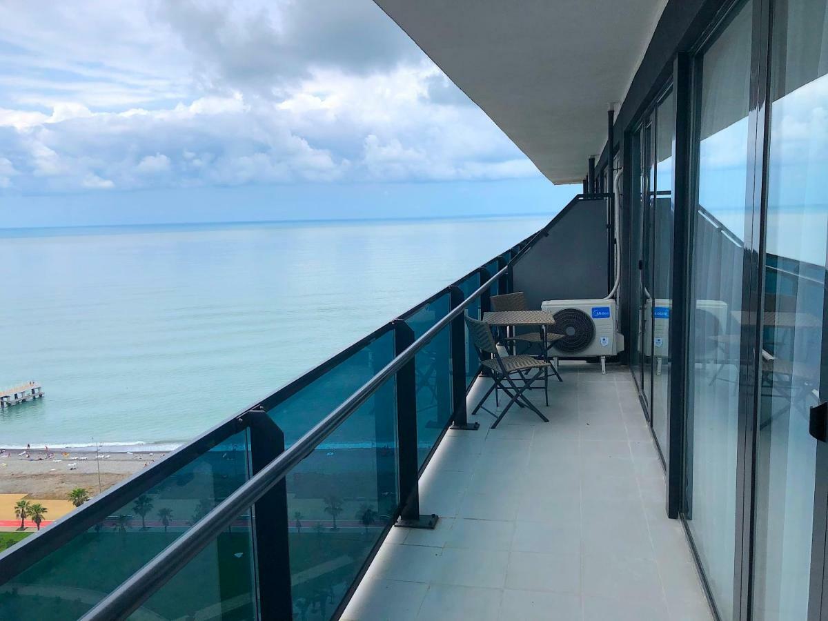 Orbi Beach Tower 바투미 외부 사진
