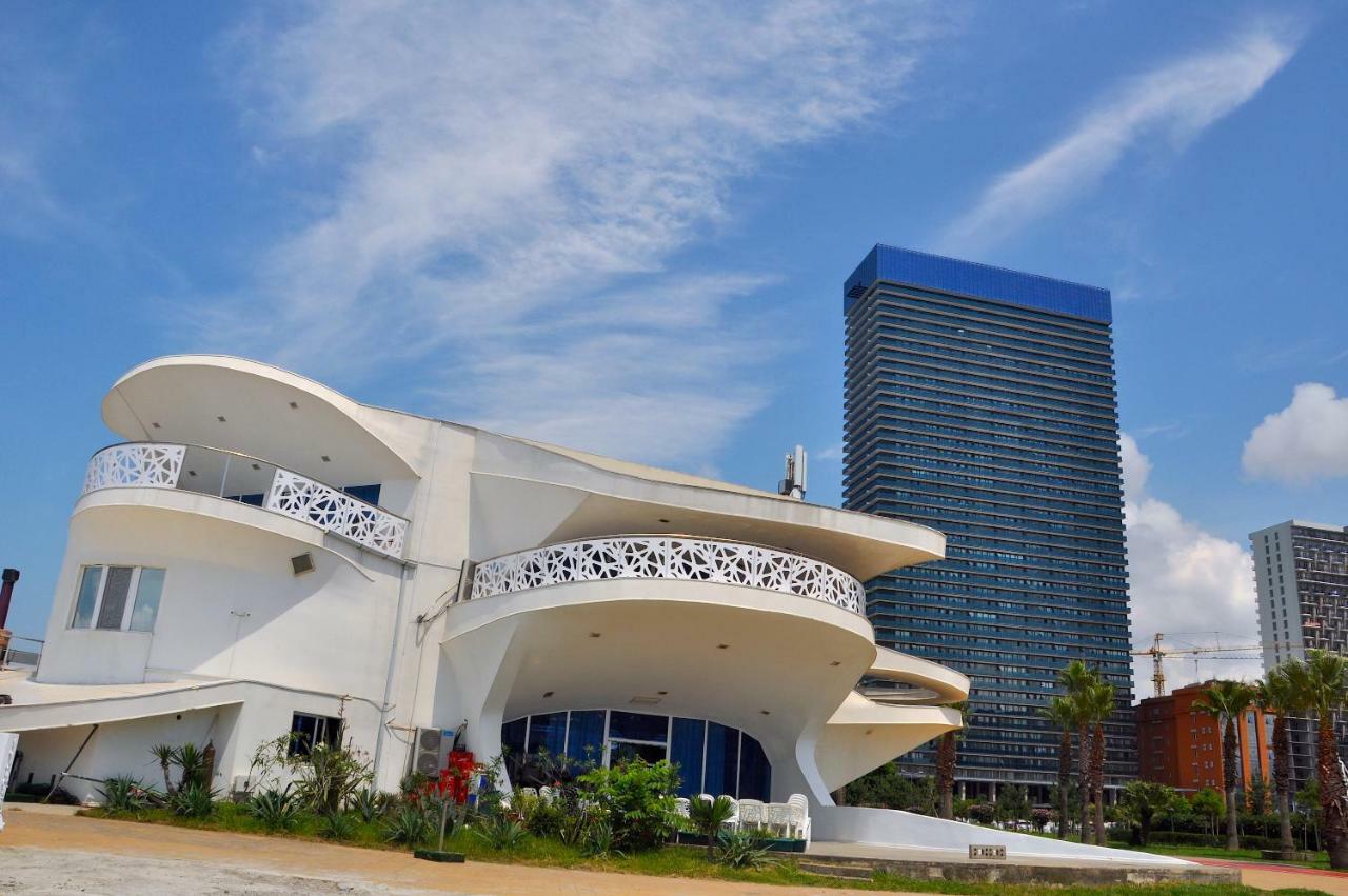 Orbi Beach Tower 바투미 외부 사진